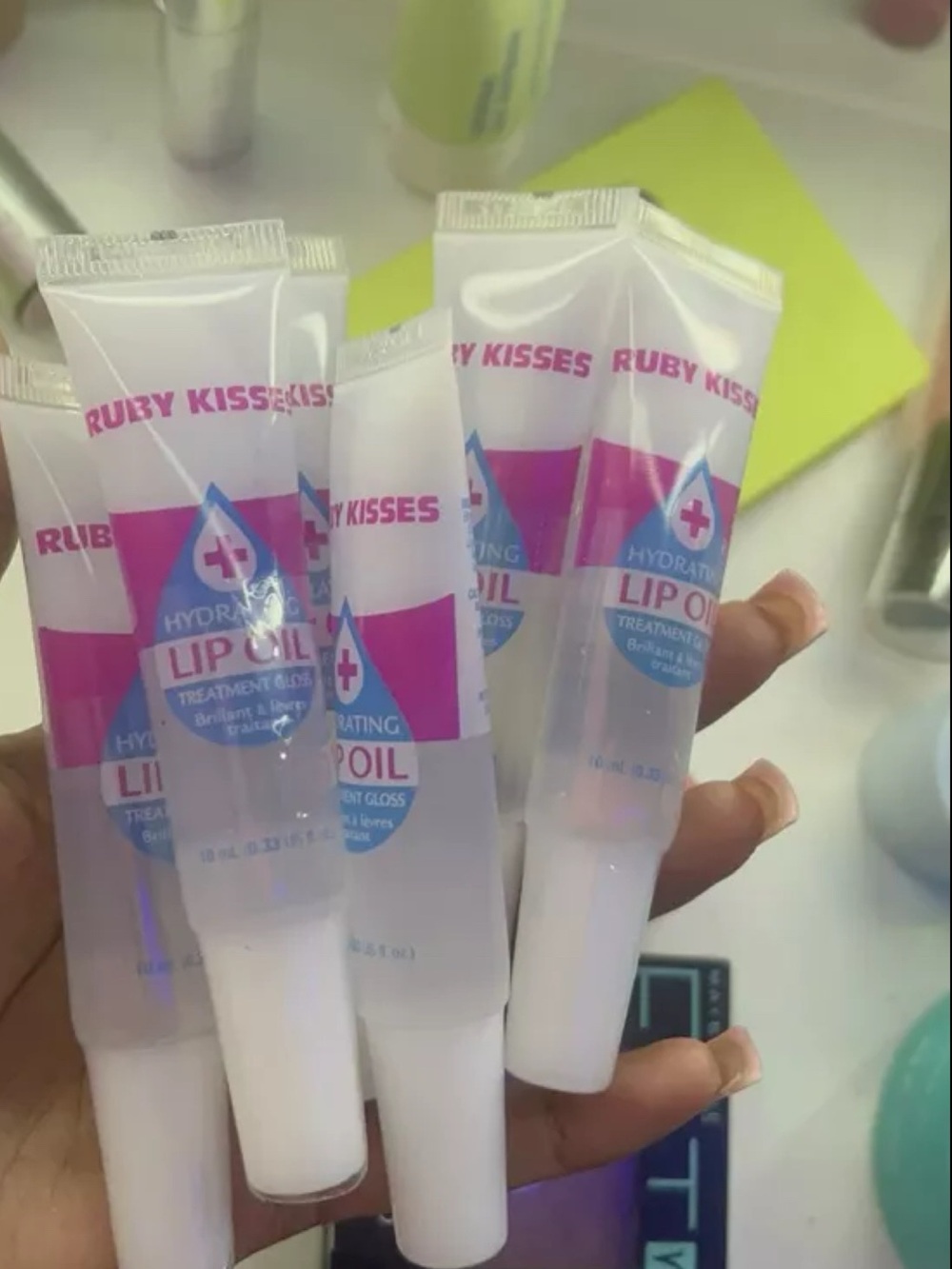 Ruby Kisses Hydrating Lip Oil - Clear Shine